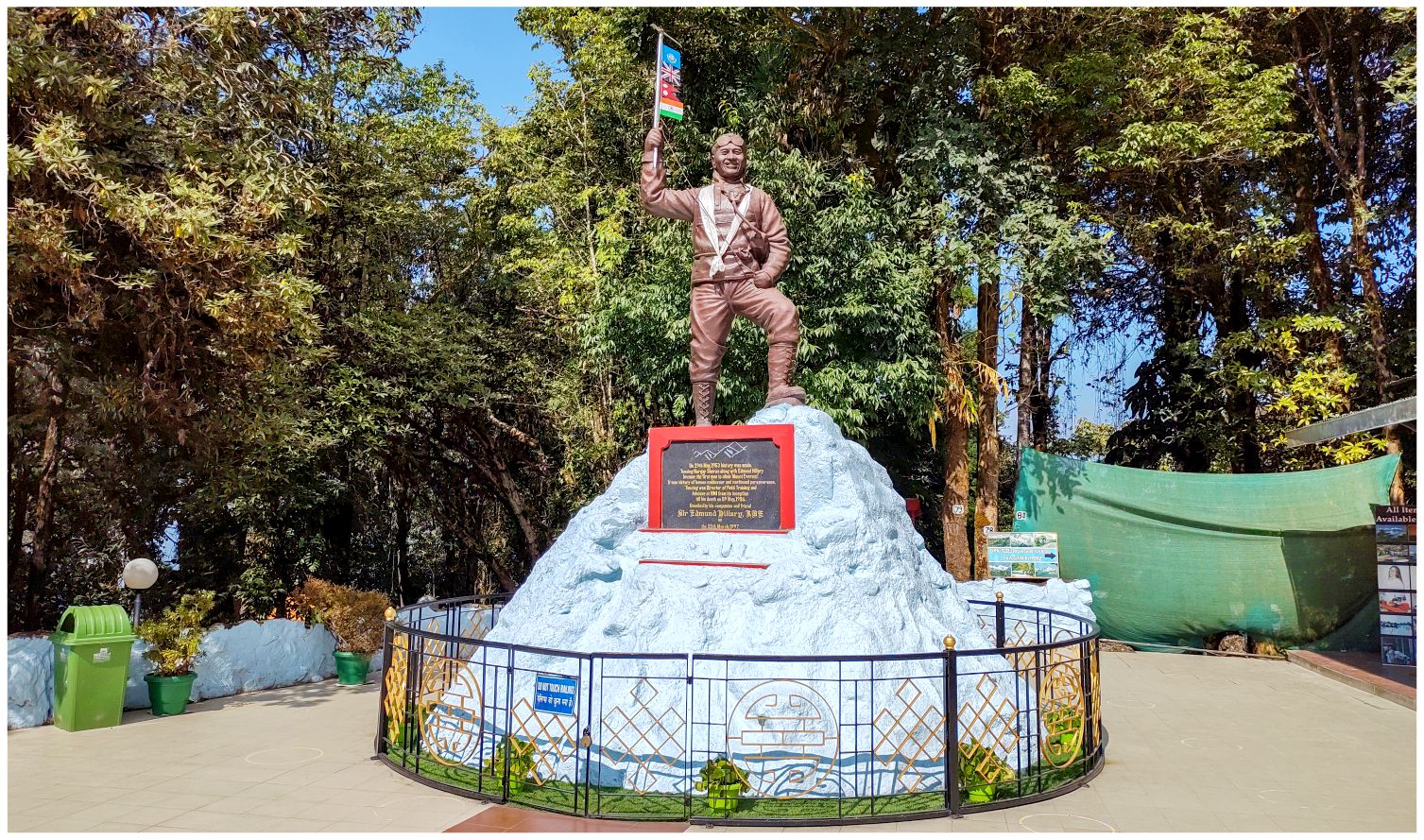 statue of Sherpa Tenzing Norgay